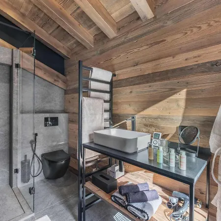 Neuf Pour 12 Personnes Avec Sauna, Bassin Et Salle Cinema A 800m Des Remontees Mecaniques - Fr-1-569-120
