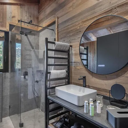 Neuf Pour 12 Personnes Avec Sauna, Bassin Et Salle Cinema A 800m Des Remontees Mecaniques - Fr-1-569-120 Chalet